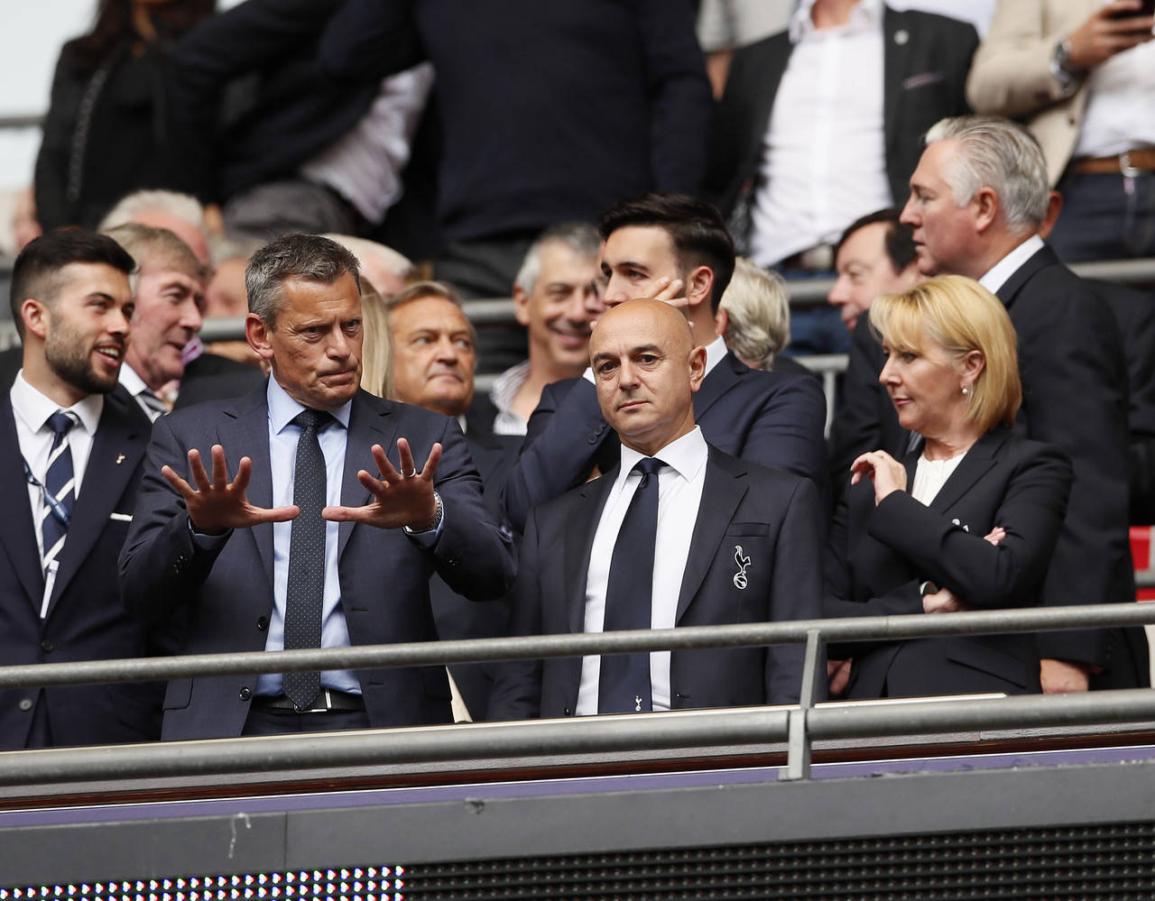 电讯报：刘易斯家族将现场看西汉姆vs热刺 新管理层剑指重大奖杯